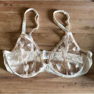Simone Perele Parisian Lingerie White Sheer Floral Embroidered Bra Size 36E